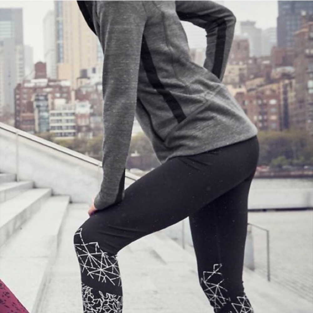 Athleta Sonar Crop - Graphic Floral